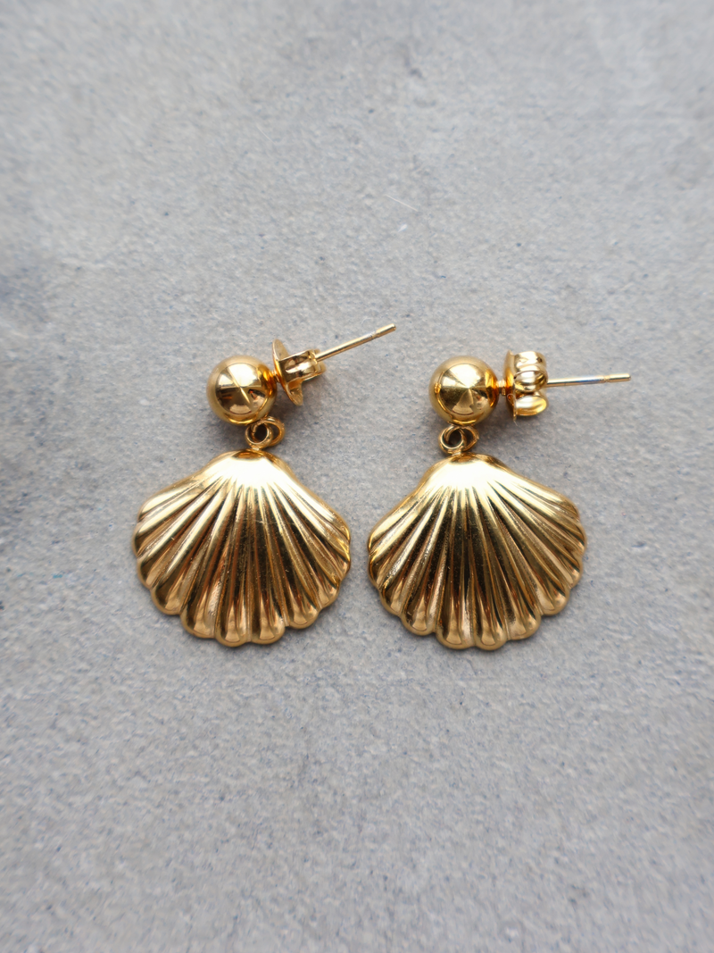 GOLDEN SHELL EARRINGS